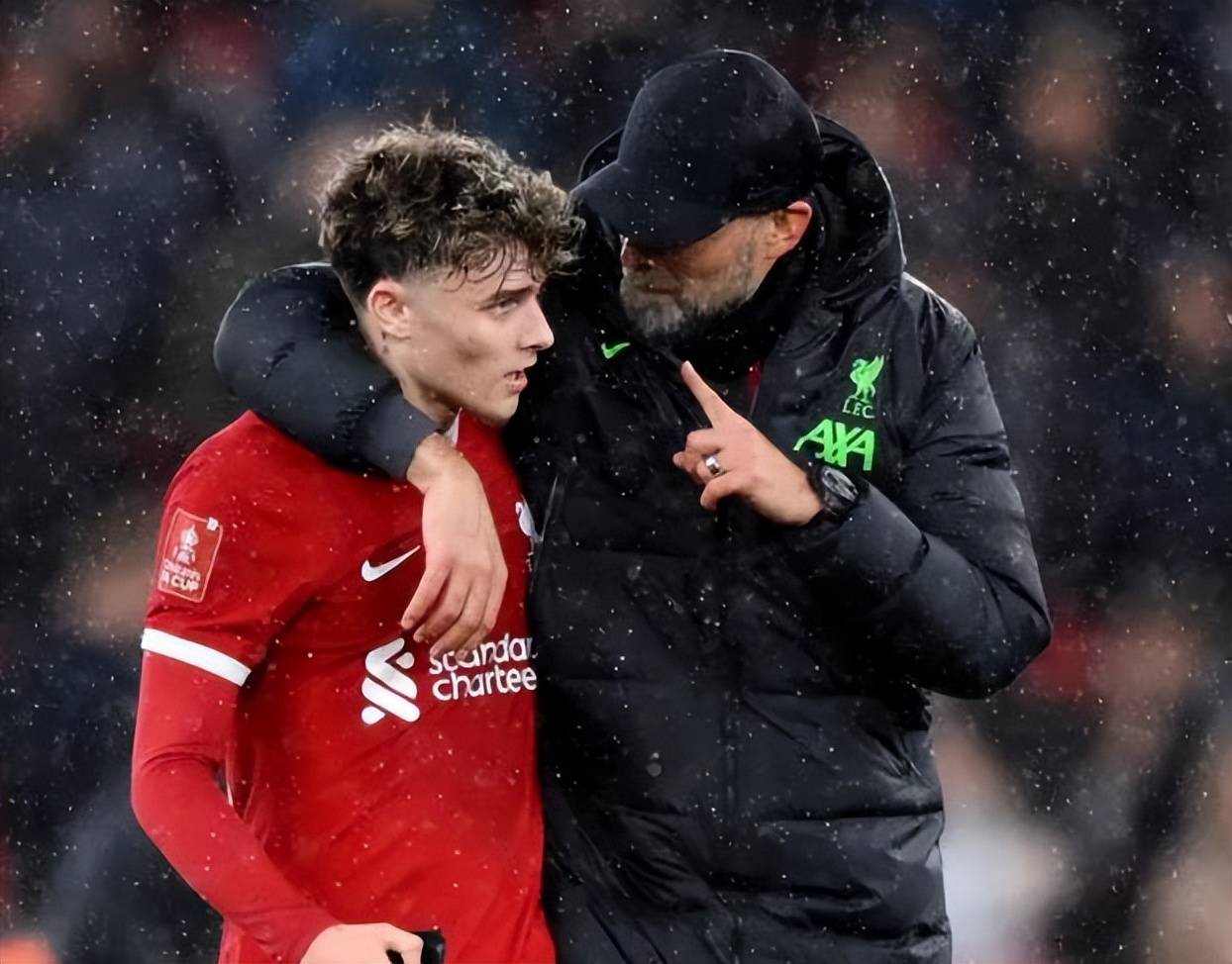 乐鱼体育-SKT带队取胜！，萨拉赫重要时刻比赛规则变更全场沸腾不已-乐鱼体育