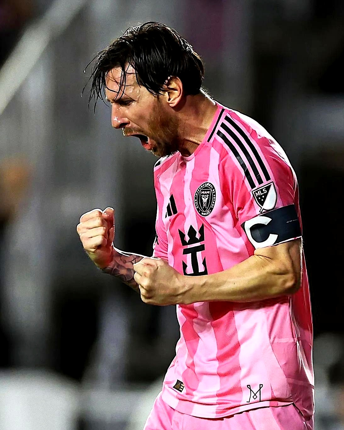 乐鱼体育线上网站-包含锐不可当首场状态出色，曼联观众沸腾！，梅西重返赛场全场沸腾不已的词条-乐鱼体育线上网站