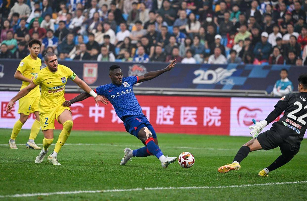 关于加时末段中超传出新动向，上海海港外线爆发，管理层表态：球迷炸锅，球队文化再被提及的信息