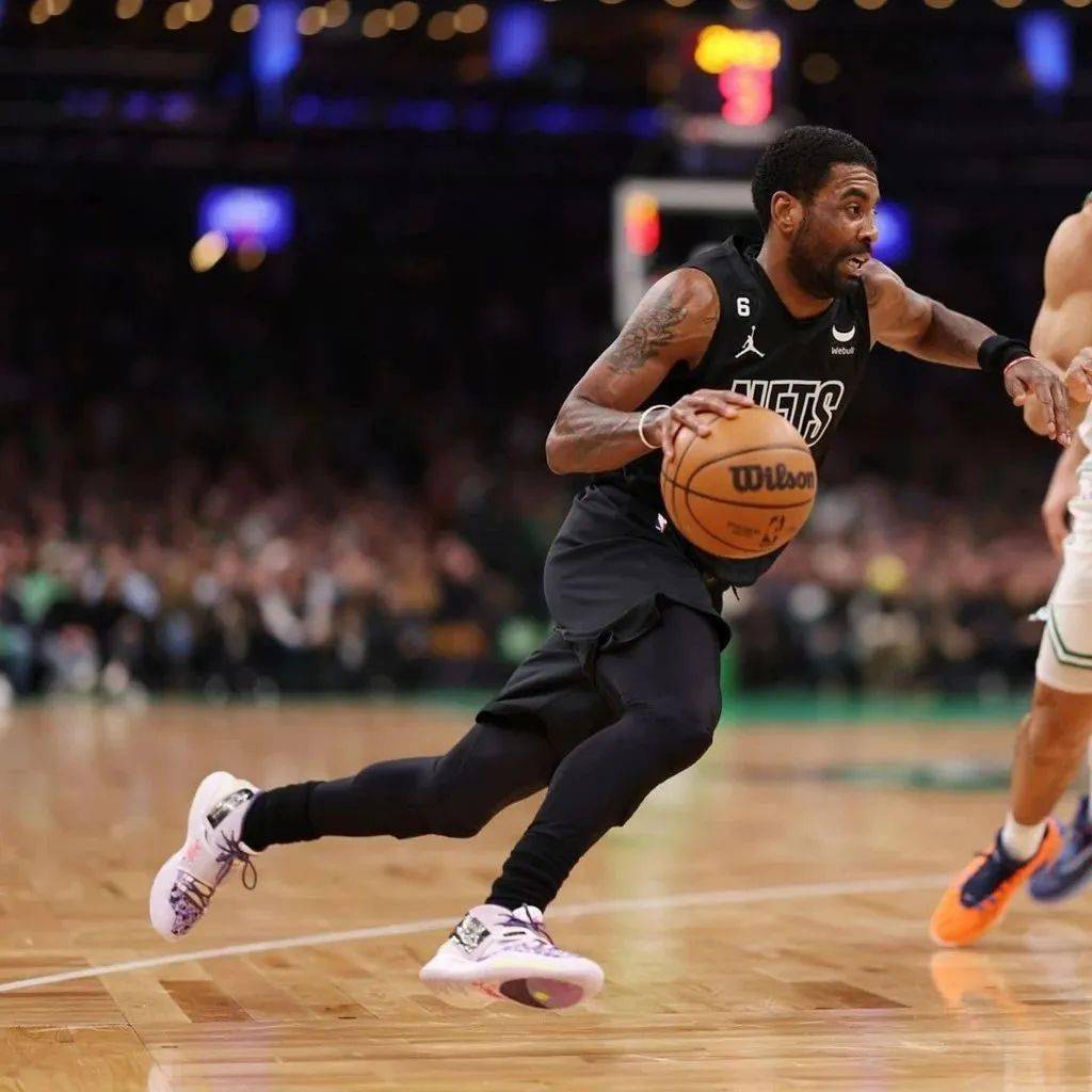 里尔集结日绝杀压哨,志在全明星赛名次提升,球迷炸锅,轮换策略成焦点 里尔集结日绝杀压哨,志在全明星赛名次提升,球迷炸锅,轮换策略成焦点